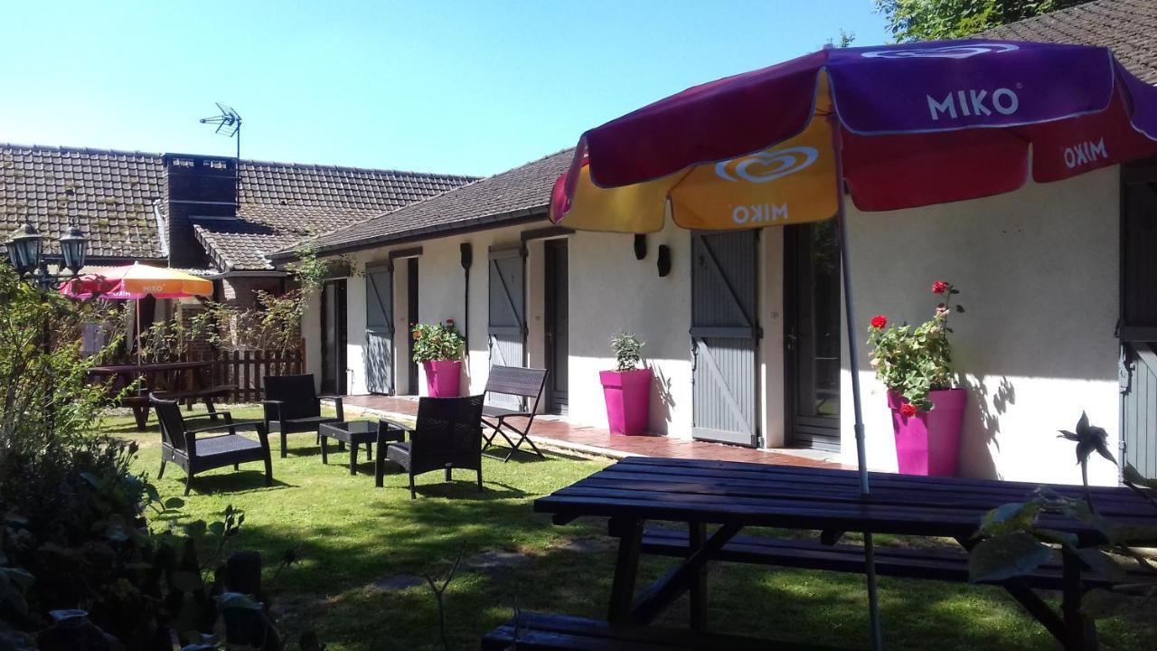 Les Garennes Bed & Breakfast Favières Eksteriør bilde