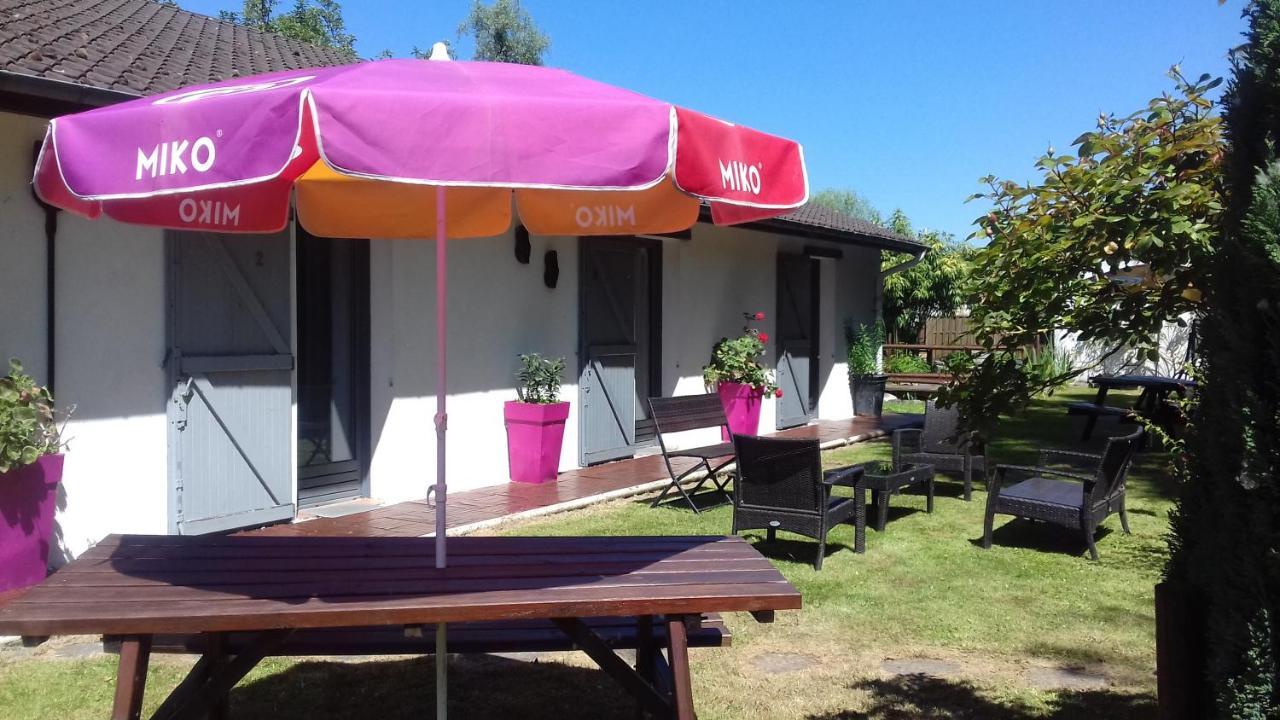 Les Garennes Bed & Breakfast Favières Eksteriør bilde