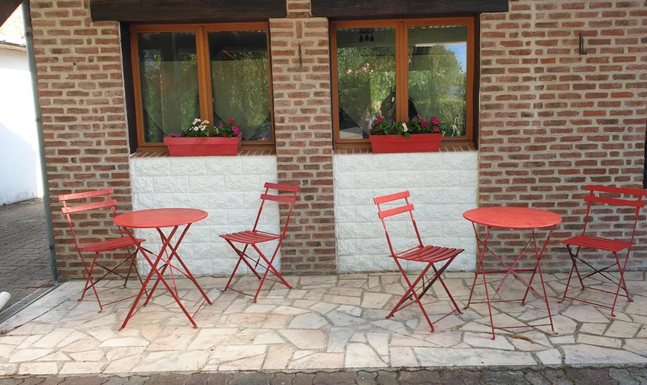 Les Garennes Bed & Breakfast Favières Eksteriør bilde